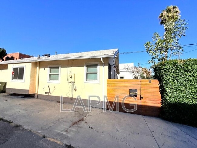 Photo - 4447 Lockwood Ave