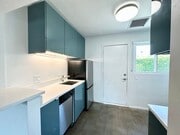 Photo - 700 N Riverside Dr Unit 7