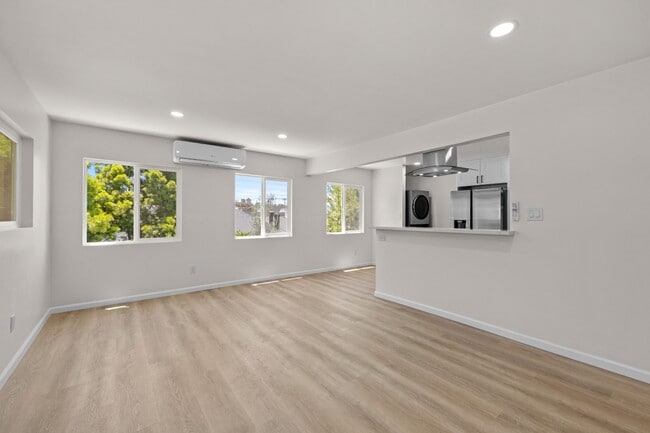 Photo - 1144 Eureka St
