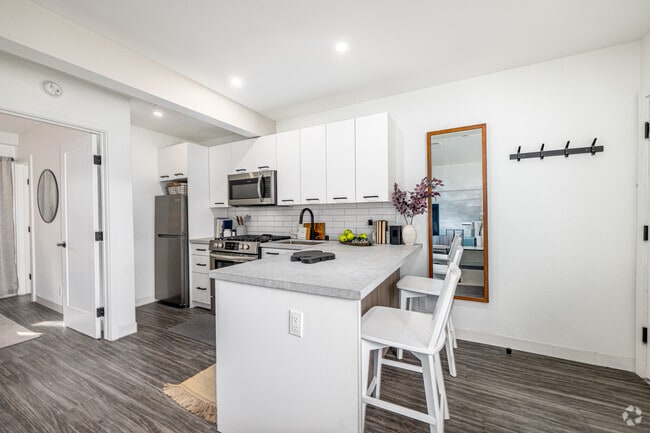 1BR, 1BA - 375SF - Dining Room - Santa Monica Palms