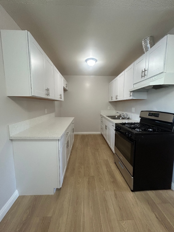 Photo - 409 N Los Robles Ave Unit 2