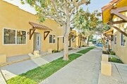 Photo - 626 W 59th Pl Condo
