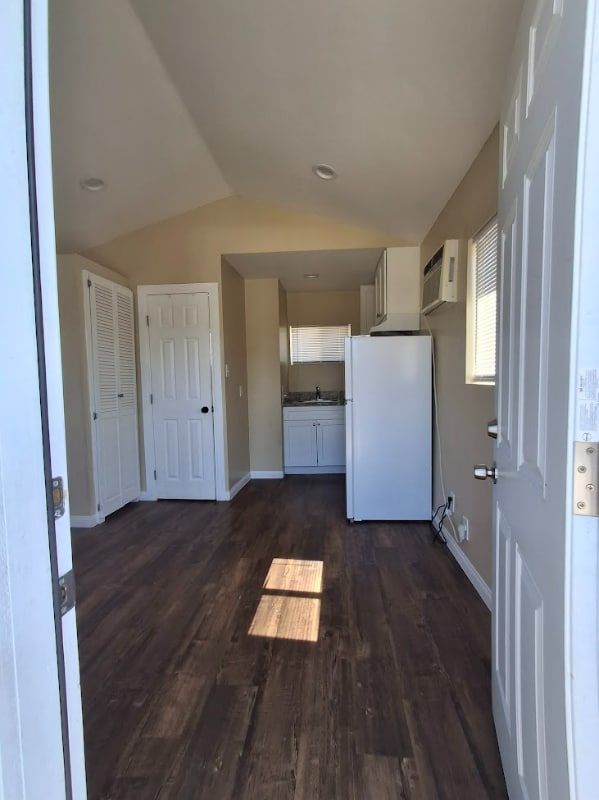 Building Photo - 13453-13454 Filmore St Unit 13453 1.2 Rental