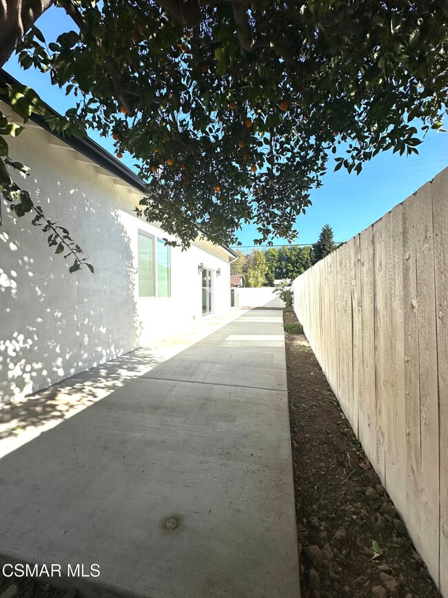 Photo - 8515 Vanalden Ave