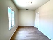 Photo - 319 N Rowan Ave
