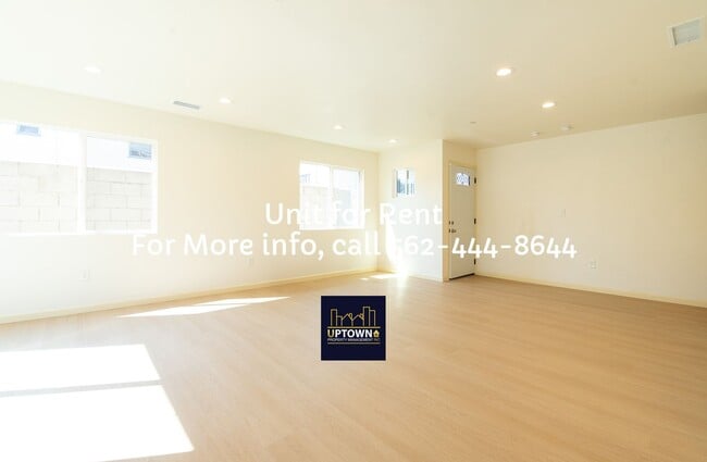 Photo - Townhome - 3 Bedrooms-2.5 Baths - Los Ange...