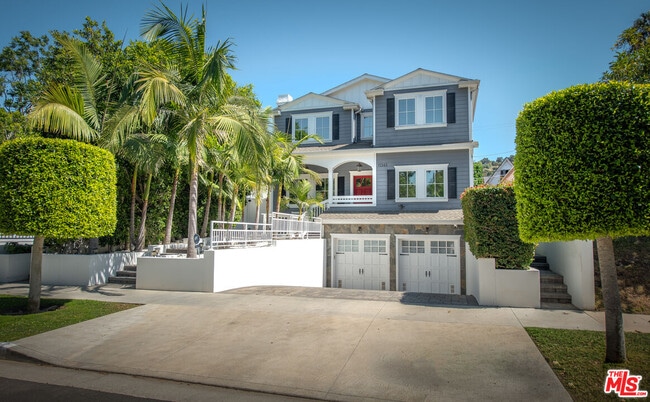 Building Photo - 12142 Hollyglen Pl