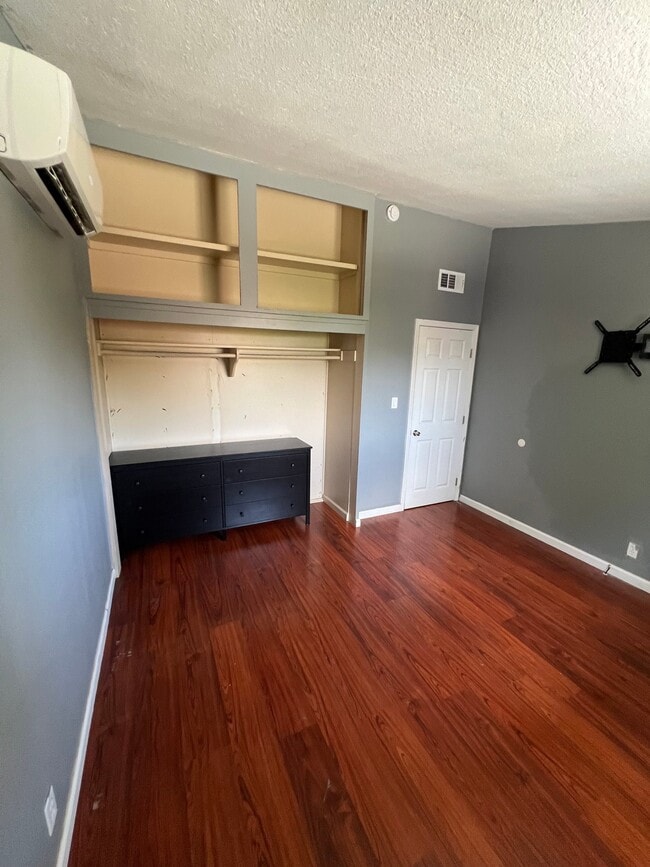 Photo - 700 E Washington Ave