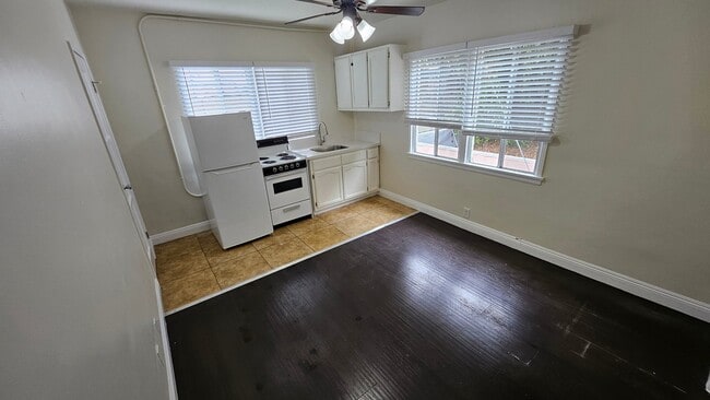 Photo - 527 Alexandria Ave Unit 8