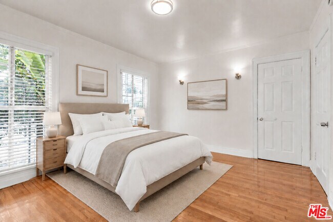 Photo - 419 N Van Ness Ave