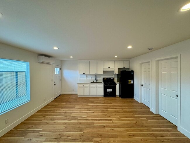Building Photo - Large & Newly Constructed 1 bed 1 Bath Apartment for Rent In Los Alamitos! Unit 3957