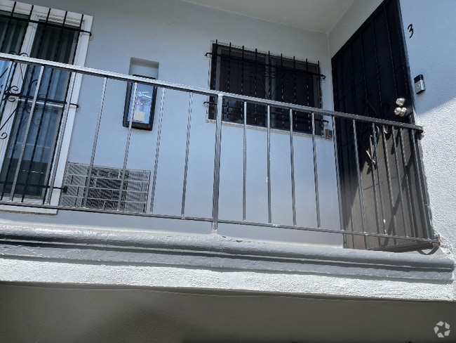 Building Photo - 1507 S Sherbourne Dr Rental