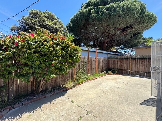 Photo - 2321 W Carson St