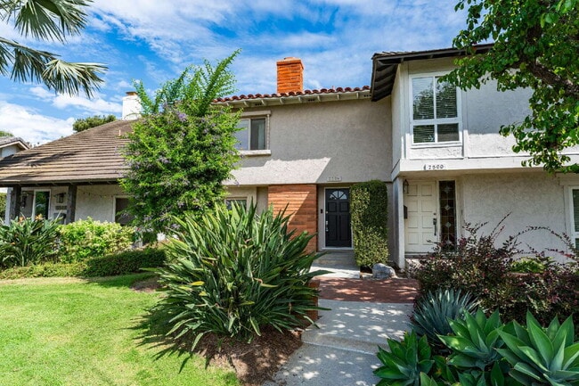 Building Photo - Updated Home in The Bluffs – Coastal Livin...