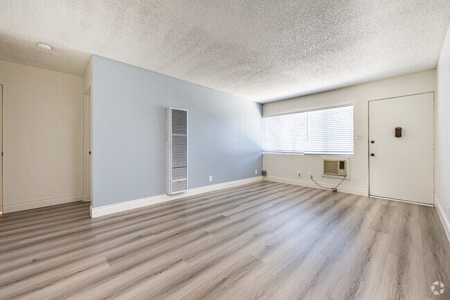 1BR, 1BA - 600SF - Living Room - La Puente Garden Apts