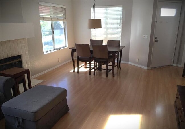 Photo - 2bed/1bath w/ 1 car garage in the heart of Mission Viejo Unit 168