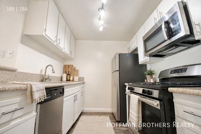 Photo - 1725 Grismer Ave Unit 105