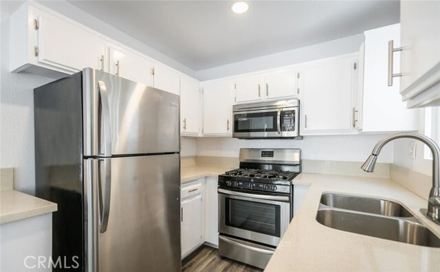 Building Photo - 4406 Cahuenga Blvd Unit 209A