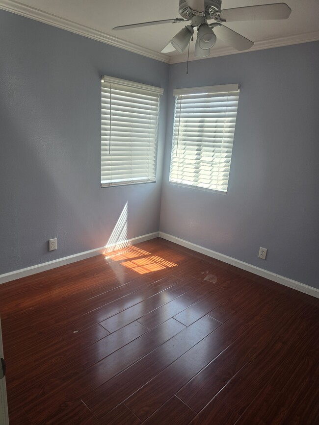 Living room - 4577 W 166th St