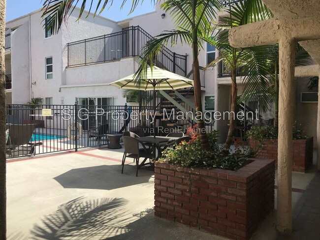 Photo - 409 Burchett St Unit 104