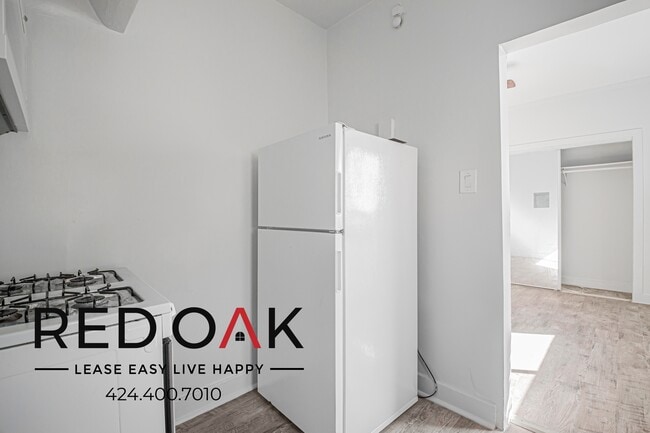 Photo - 979 S Oxford Ave Unit 205