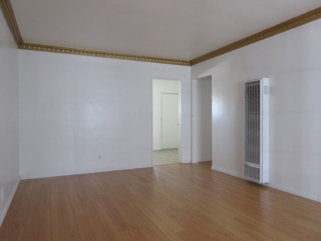 Building Photo - 1410 N Kenmore Ave Unit 6