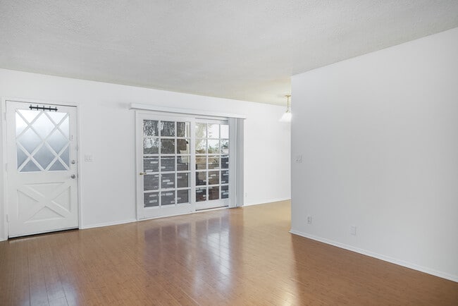 Photo - 11511 Ohio Ave Apartments