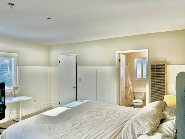 Photo - 719 N Cabrillo Ave