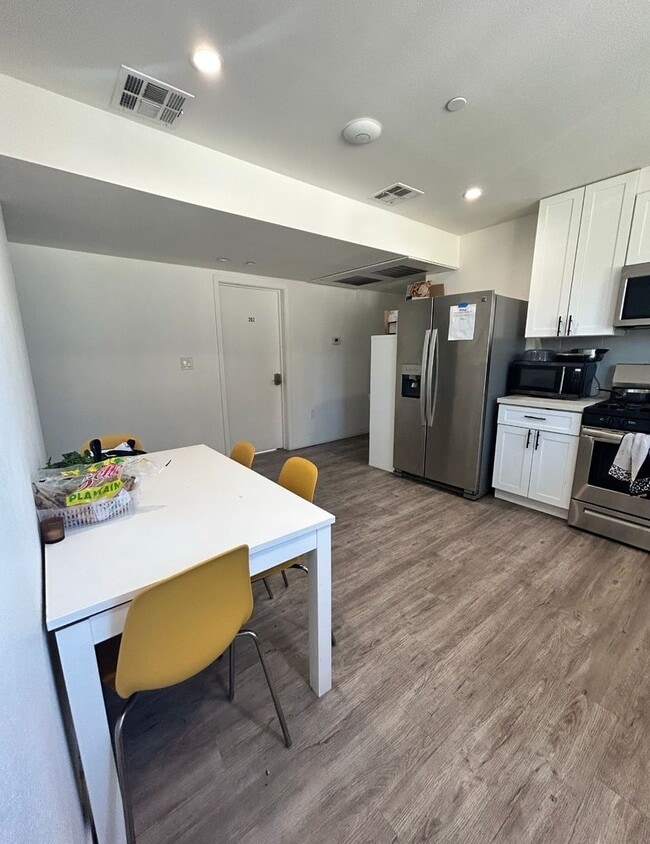 Photo - Private Bedroom w Personal Bathroom & Shower, shared student-oriented space Unit 202 Balcony WH (unfurnished)