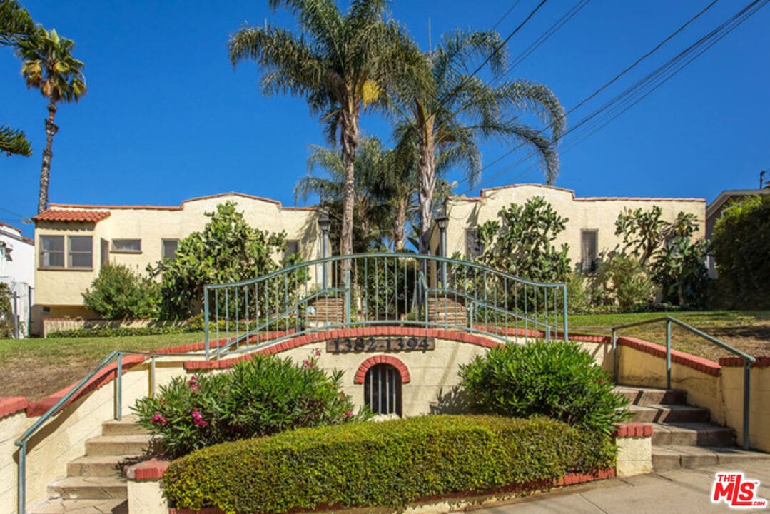 Photo - 1382 Edgecliffe Dr