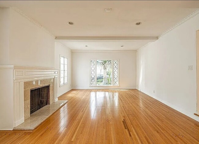 Photo - 202 S Arnaz Dr
