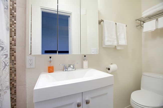 Photo - 2121 1st Ave