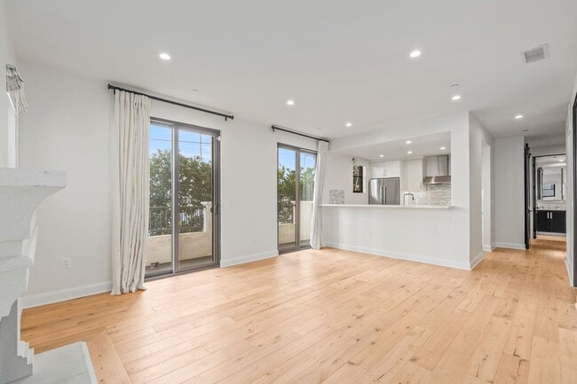 Photo - 10647 Ashton Ave