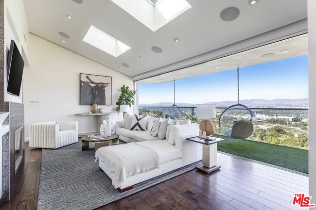 Photo - 7177 Pacific View Dr