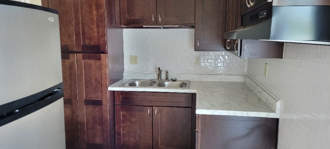 Photo - 210 W South St
