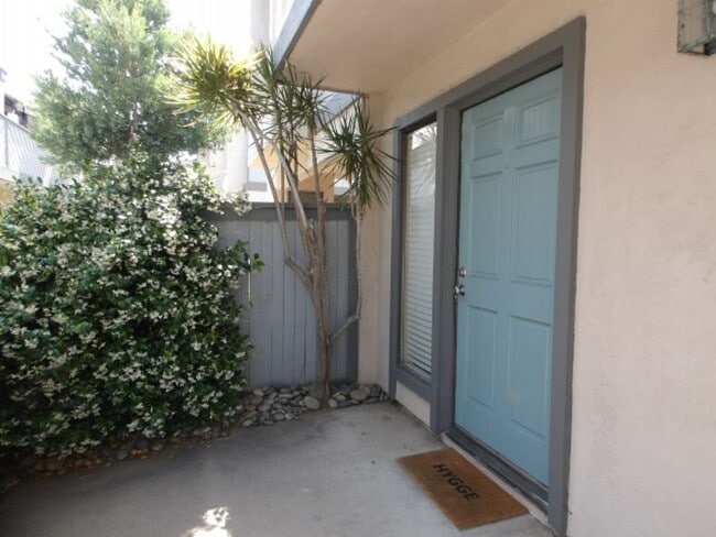Photo - Spacious 2-Bed, 2-Bath Home with Resort-St...