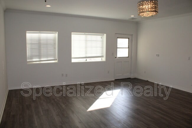 Photo - 1827 1/2 Hill Dr.,