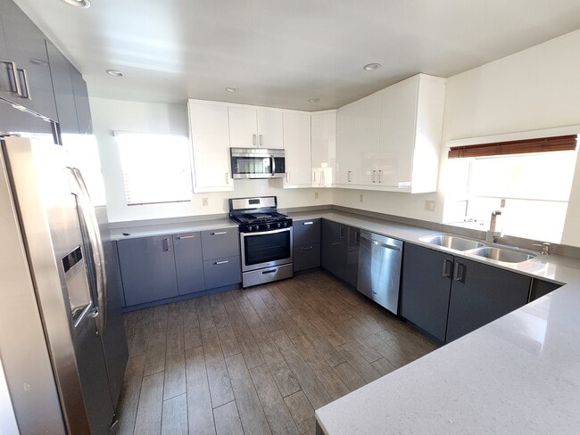 Building Photo - 6635 Irvine Ave Unit 2