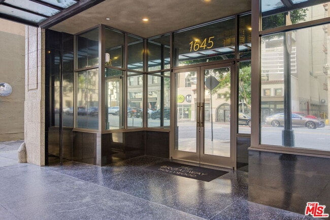 Photo - 1645 Vine St Unit 908