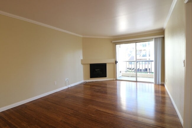 Photo - 1/Bedroom Condominium in Woodland Hills! Unit 236