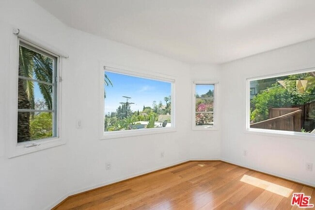 Photo - 2431 N Gower St