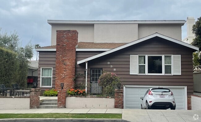 Apt Building Front #1 - 938 20th street Rental