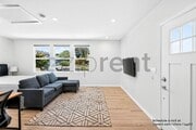 Photo - 10963 Des Moines Ave House