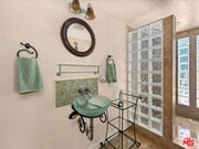 Photo - 14552 Hesby St