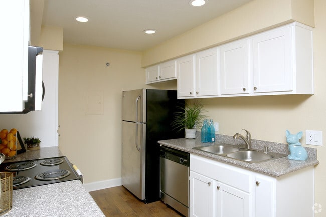 2 BR, 2 BA - The Regent Palm Desert Apartment Homes