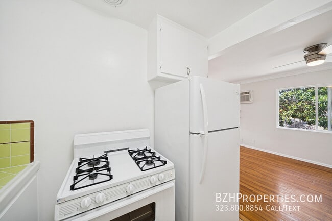 Photo - 7571 Willoughby Ave Unit 6B