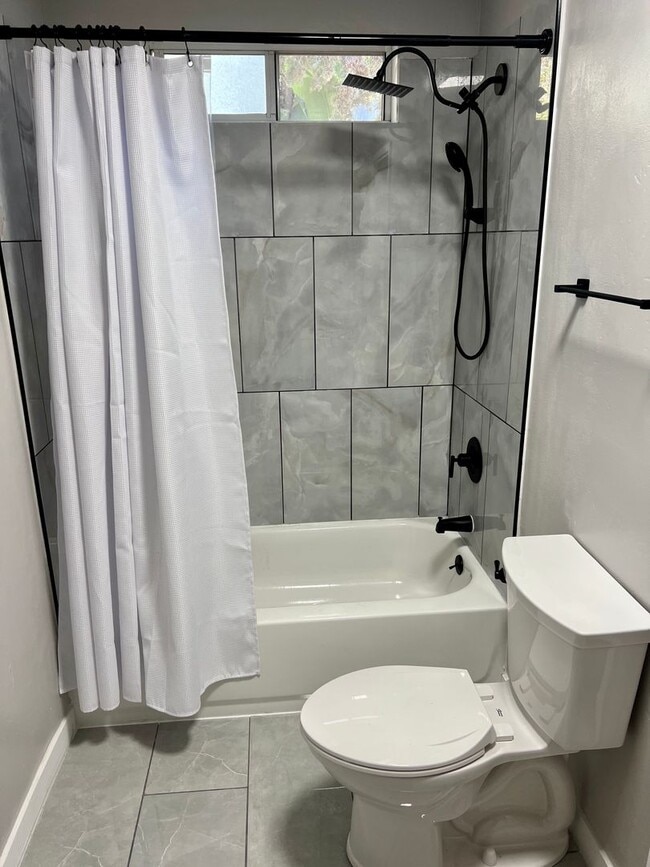 Photo - 6 BEDROOM 4 BATHROOM