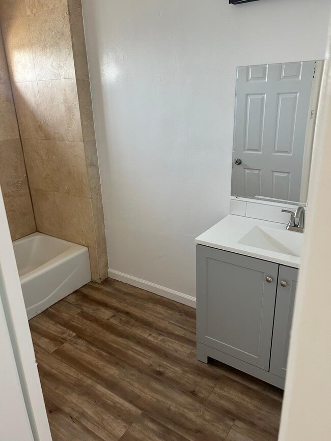 Photo - 998 Monserate Ave Unit 3-1