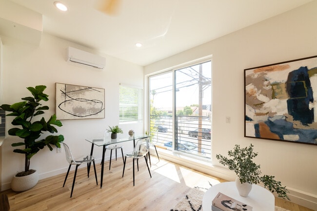 Photo - 4369 Rosewood Ave