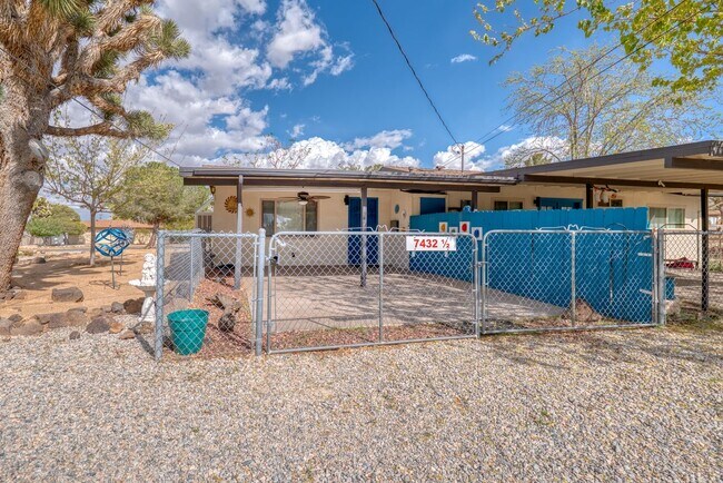 Photo - 7432 Dumosa Ave Unit 1/2